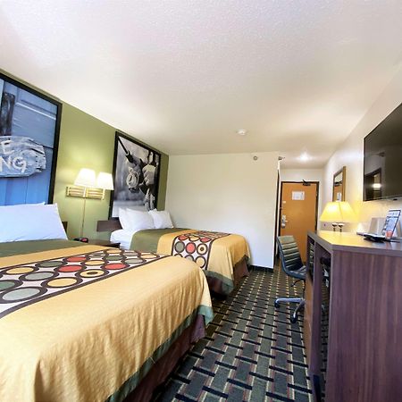 Super 8 By Wyndham Newport News/Jefferson Ave. Hotel Exterior foto