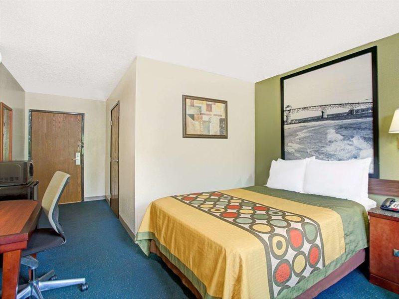 Super 8 By Wyndham Newport News/Jefferson Ave. Hotel Exterior foto